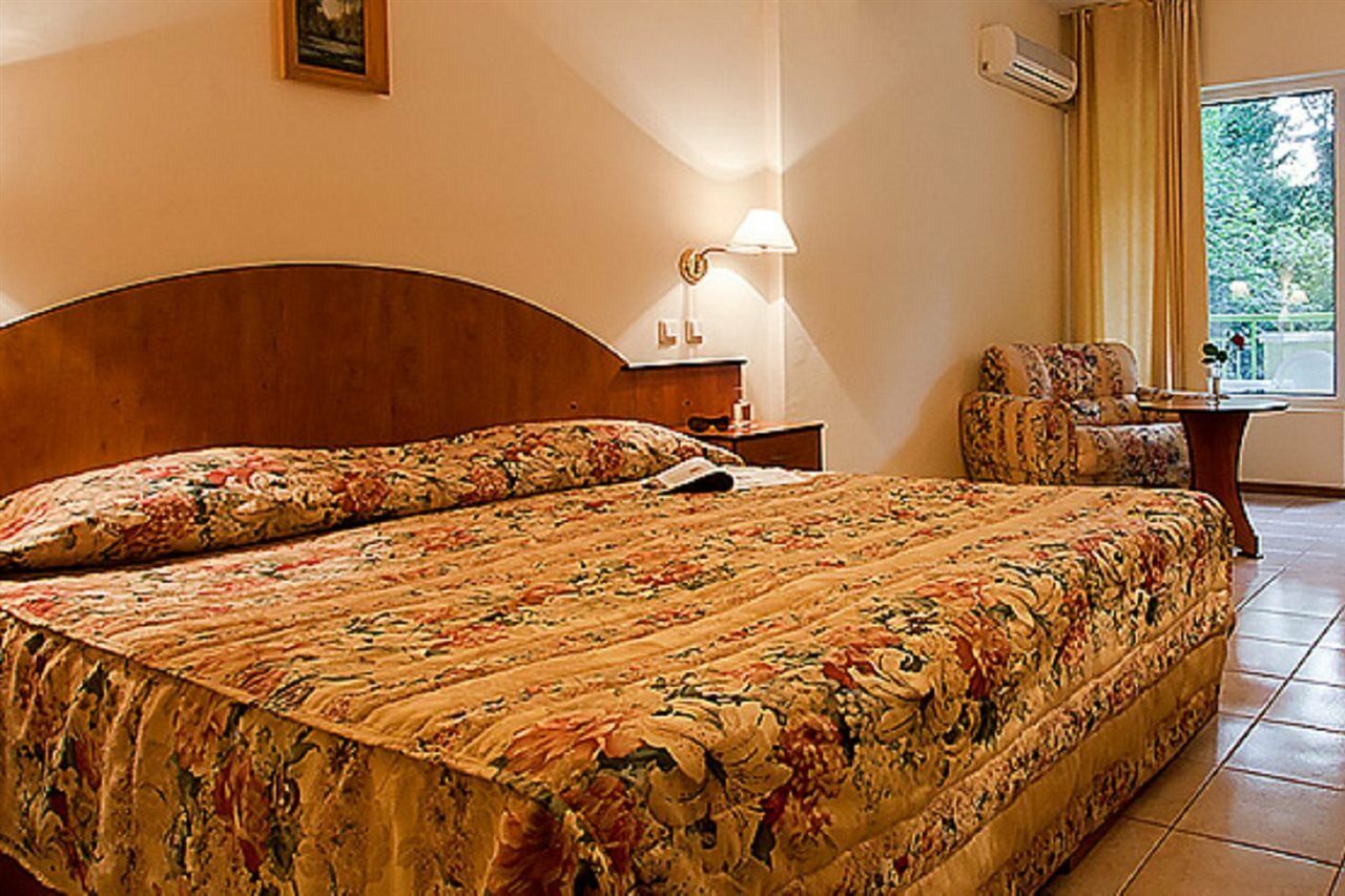 Ljuljak Hotel Golden Sands Luaran gambar