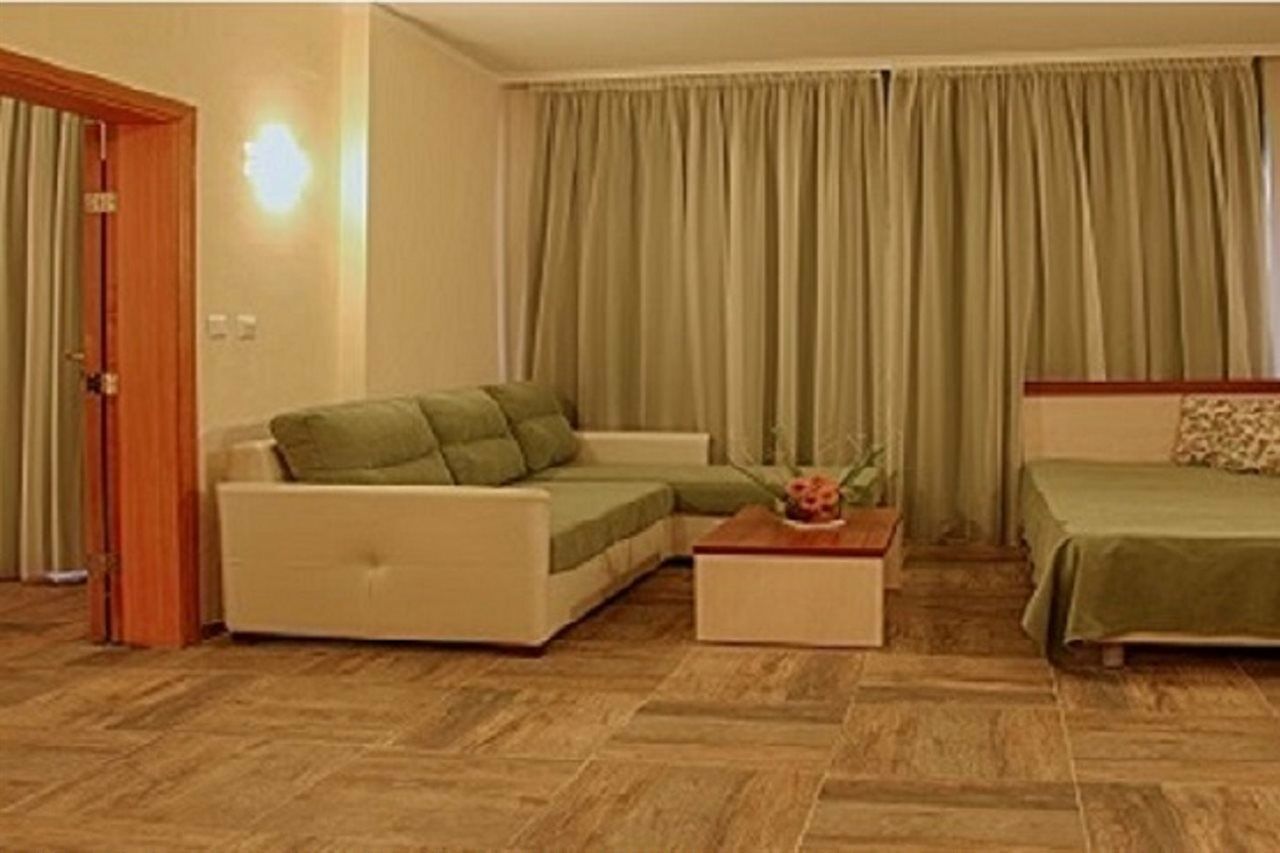 Ljuljak Hotel Golden Sands Luaran gambar