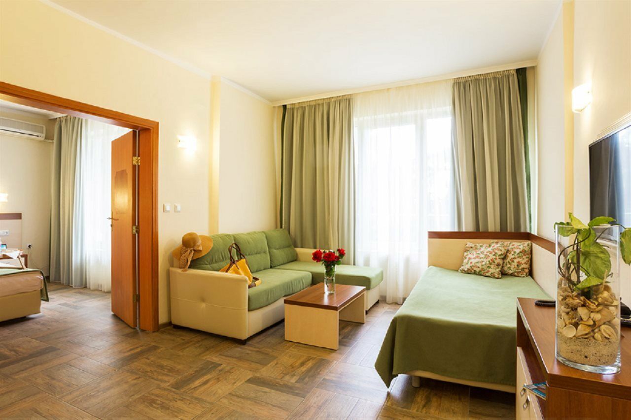 Ljuljak Hotel Golden Sands Luaran gambar